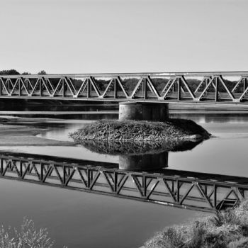 Photography titled "Le Pont sur la Loire" by Jean Pierre, Original Artwork, Non Manipulated Photography