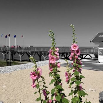 Photographie intitulée "Lire à la plage" par Jérôme Cambra, Œuvre d'art originale, Photographie numérique