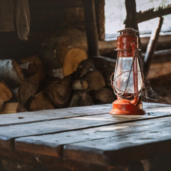 Photographie intitulée "Old Lantern." par Joanne Lemay, Œuvre d'art originale, Photographie numérique