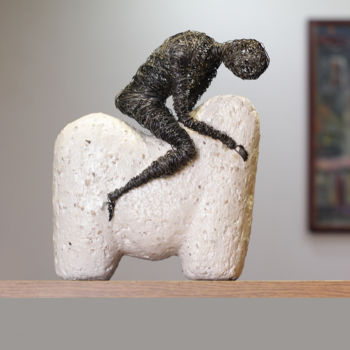 Sculptuur getiteld "Restraint (27x24x14…" door Karen Axikyan, Origineel Kunstwerk, Metalen