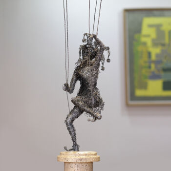 Escultura titulada "Control (55x16x18 1…" por Karen Axikyan, Obra de arte original, Piedra