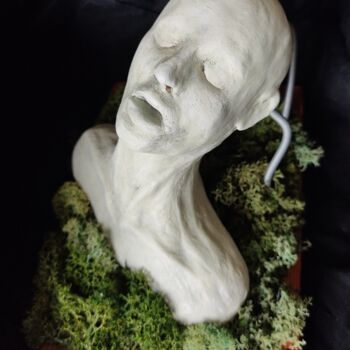 Sculpture titled "L'envie de nature" by Karine Krynicki, Original Artwork, Paper maché