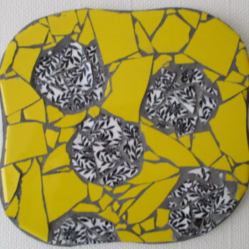 Escultura titulada "Motifs ronds" por La Souris Au Champignon Noir, Obra de arte original, Mosaico