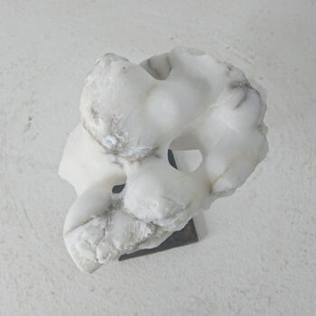 Skulptur mit dem Titel "Petit nuage" von Laurent Boucheron, Original-Kunstwerk, Stein