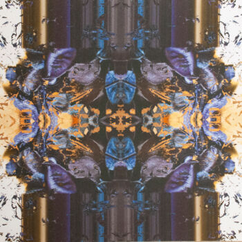 Arts numériques intitulée "Symétrie irisée" par Léa Coutureau, Œuvre d'art originale, Photo montage