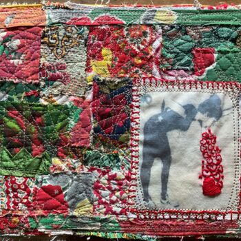 Textile Art titled "Amour éthylique I" by Les Cousardes, Original Artwork, Fabric Mounted on Other rigid panel