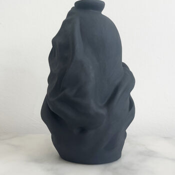 Скульптура под названием "Wabi-Vase 11" - Lesia Danilina, Подлинное произведение искусства, Глина