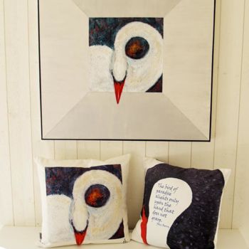 Textielkunst getiteld "Pillow with birds.j…" door Carina Linné, Origineel Kunstwerk