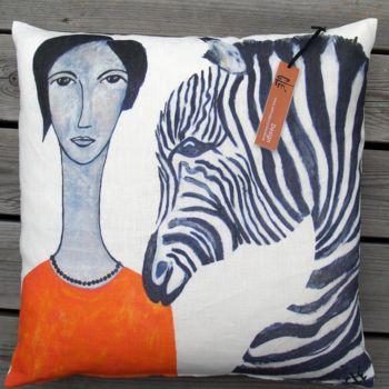 Textielkunst getiteld "Pillow no 6_Friends…" door Carina Linné, Origineel Kunstwerk, Anders
