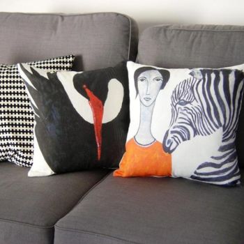 Textielkunst getiteld "Pillows in sofa" door Carina Linné, Origineel Kunstwerk, Anders