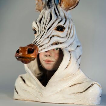 제목이 "Zuco zebra"인 조형물 Lisa Roxette로, 원작, 도예