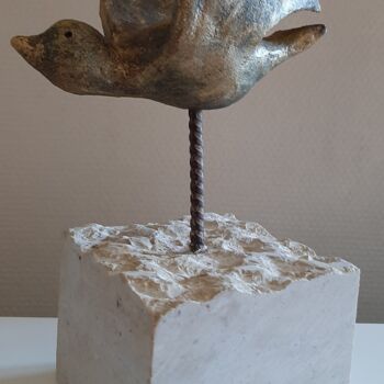 Sculpture titled "Vol" by Lorette Perret, Original Artwork, Terra cotta