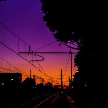 Fotografía titulada "Tramonto alla stazi…" por Luca Bonardi, Obra de arte original, Fotografía digital