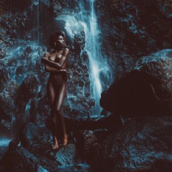 Photography titled "Waterfall Nude" by Ludovic Miath, Original Artwork, Digital Photography