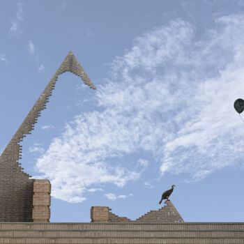 Arte digital titulada "Pyramid in the sky" por Luigi M. Verde, Obra de arte original, Fotografía manipulada