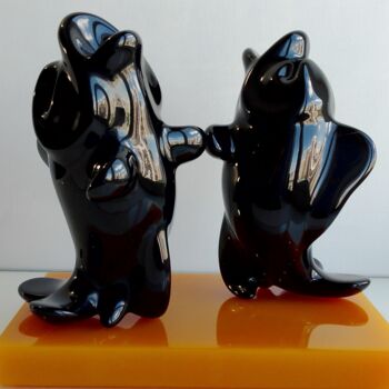Sculptuur getiteld "2 BLACK FISH2 VERTI…" door Maas Tiir, Origineel Kunstwerk, Gietwerk