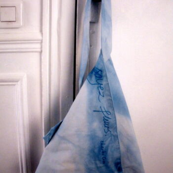 Arte textil titulada "Sac triangle peint" por Maribo, Obra de arte original, Fibra textil