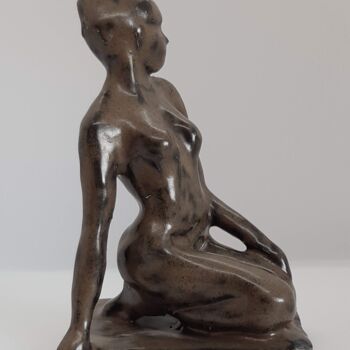 Escultura intitulada "Lilly tête haute" por Marie Pascale Martins, Obras de arte originais, Cerâmica