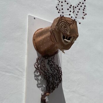 Escultura titulada "Gargouille "Le géni…" por Marie-Pierre Montet, Obra de arte original, Cerámica Montado en Bastidor de ca…