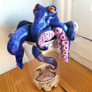 제목이 "Hungry Octopus"인 조형물 Marina Hennig (Mina Euglena)로, 원작, 폴리머 클레이