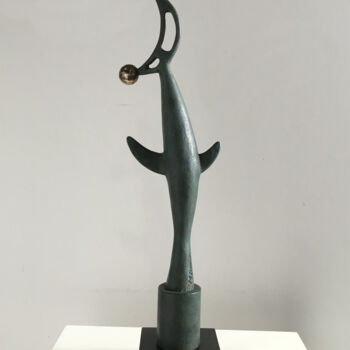 Sculpture titled "Bird and Moon" by Martín Duque, Original Artwork, Bronze