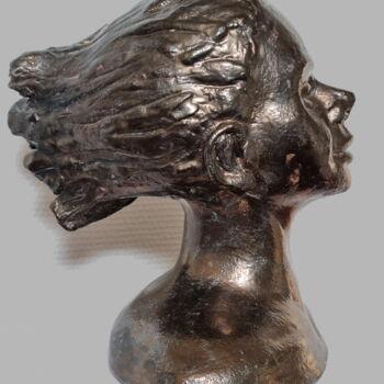Escultura titulada "Cheveux au vent" por Martis, Obra de arte original, Cerámica