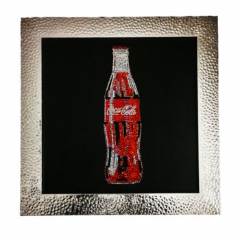 Schilderij getiteld "Coca-Cola Swarovski" door Matteo D'Adda, Origineel Kunstwerk, Acryl Gemonteerd op Andere stijve panelen