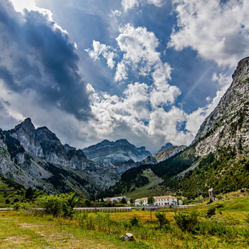 Fotografia intitolato "Montagne" da Memario Vespa, Opera d'arte originale, Fotografia digitale