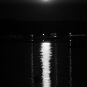 Photography titled "Lumière de nuit" by Michel Babkine, Original Artwork, Digital Photography