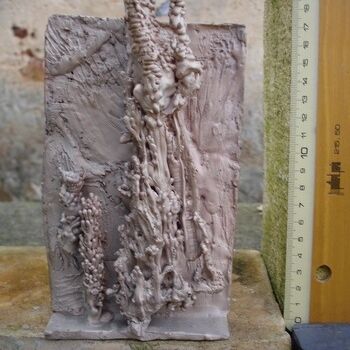 Sculpture titled "STELE ARBRE et MUR" by Michel Moskovtchenko, Original Artwork, Metals