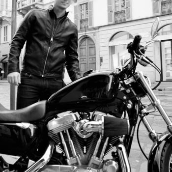 摄影 标题为“Man on the motorcyc…” 由Magico110, 原创艺术品, 数码摄影