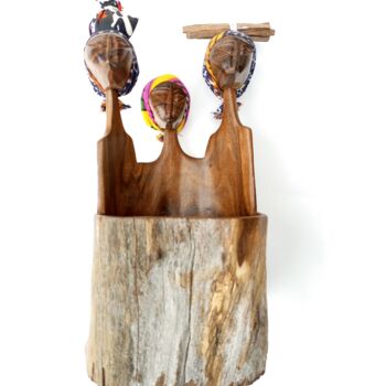 Escultura titulada "Pencil holder, Afri…" por Jafeth Moiane, Obra de arte original, Madera