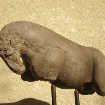 Sculpture titled "Animal" by Frédérique Montane, Original Artwork, Clay