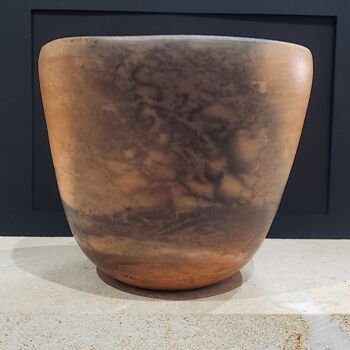 Sculpture titled "Vase enfumé II" by Muriel Mougeolle, Original Artwork, Clay
