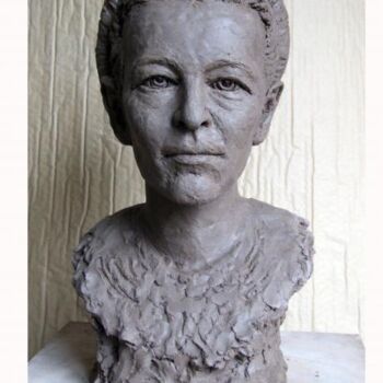 Sculpture intitulée "Simone DE BEAUVOIR" par Nacera Kaïnou, Œuvre d'art originale, Terre cuite