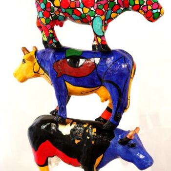 Sculpture intitulée "La parade des vaches" par Nikko Kali, Œuvre d'art originale