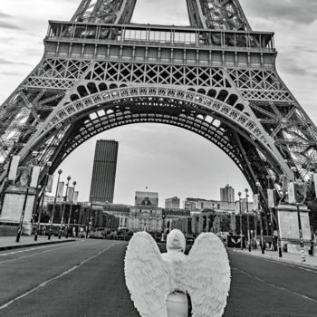 Fotografía titulada ""Tour Eiffel ( "Ang…" por Natalia Zavialova, Obra de arte original, Fotografía digital
