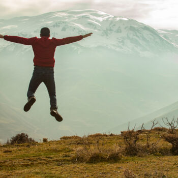 Peinture intitulée "flying man" par Orhan Güldeste, Œuvre d'art originale, Photographie numérique