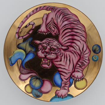 Scultura intitolato "Tiger (pink)" da Oxana Kondratenko, Opera d'arte originale, Ceramica