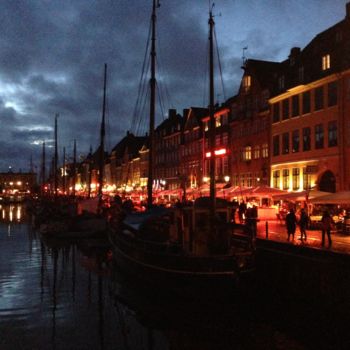 Fotografía titulada "Nyhavn by night at…" por Yann Delpech, Obra de arte original, Fotografía digital