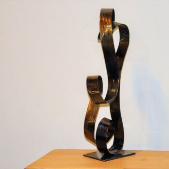 「Evolution」というタイトルの彫刻 Patrick Blandinによって, オリジナルのアートワーク, 金属