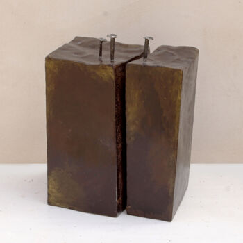 제목이 ""La pietra incrinat…"인 조형물 Pavlovskydesign Metal And Painting로, 원작, 금속