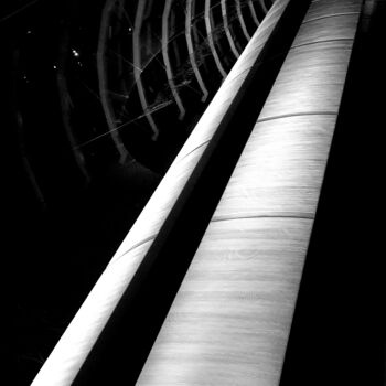 Photographie intitulée "Lift" par Paweł Potapowicz, Œuvre d'art originale, Photographie numérique