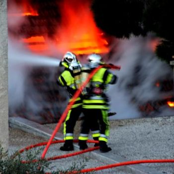 Photographie intitulée "Les pompiers - La C…" par Josiane Karanian Boularot, Œuvre d'art originale