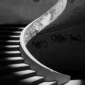 Fotografie mit dem Titel "Black steps in light" von Pier Maulini, Original-Kunstwerk, Digitale Fotografie