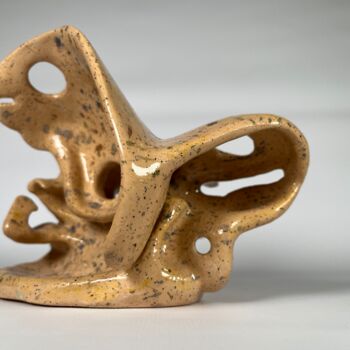 Sculpture titled "Na haczyk" by Pierre Koodini, Original Artwork, Ceramics
