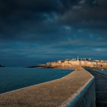 Photography titled "Saint-Malo Remparts…" by Pierre Piton, Original Artwork, Digital Photography