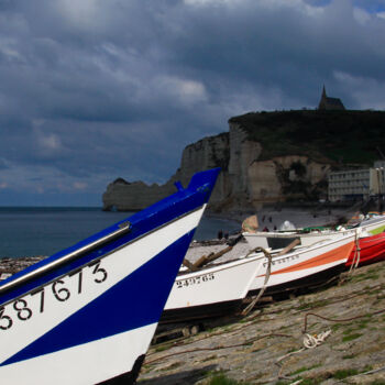 Fotografia zatytułowany „Barques, plage d'Et…” autorstwa Pierre-Yves Rospabé, Oryginalna praca, Fotografia cyfrowa