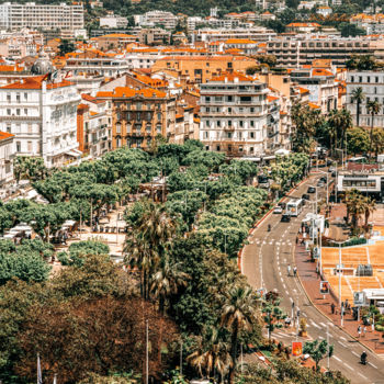 「Aerial Cannes City…」というタイトルの写真撮影 Radu Bercanによって, オリジナルのアートワーク, デジタル