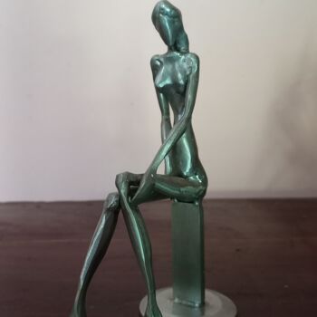 Skulptur mit dem Titel "Solitude" von Ranil Sugathapala, Original-Kunstwerk, Edelstahl